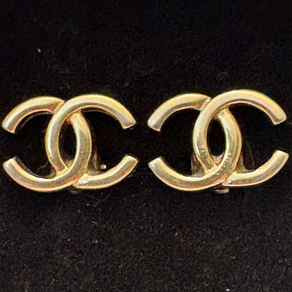 Original Chanel CC logo clip on gold plated Vintage Earrings